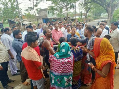 ମୃତକଙ୍କ ପରିବାରକୁ ସମବେଦନା ଜଣାଇଲେ ବିଧାୟକ