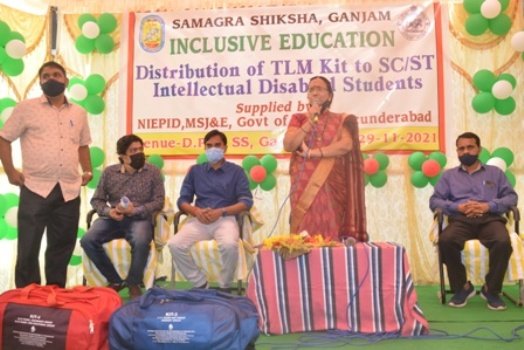 ବୌଦ୍ଧିକ ବାଧକ ଶିକ୍ଷାର୍ଥୀଙ୍କୁ ଶୈକ୍ଷିକ ଉପକରଣ ବଣ୍ଟନ