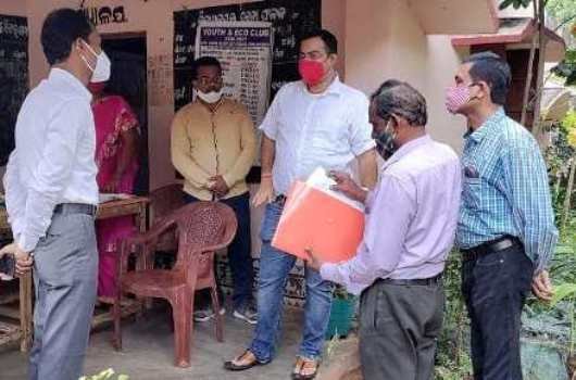 ବୁଥ୍‌ସ୍ତରୀୟ ପଞ୍ଜିକରଣ କେନ୍ଦ୍ରକୁ ଜିଲ୍ଲାପାଳଙ୍କ ପରିଦର୍ଶନ