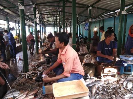 ଛାଡ଼ଖାଇରେ ଆମିଷ ବଜାର ଭିଡ଼