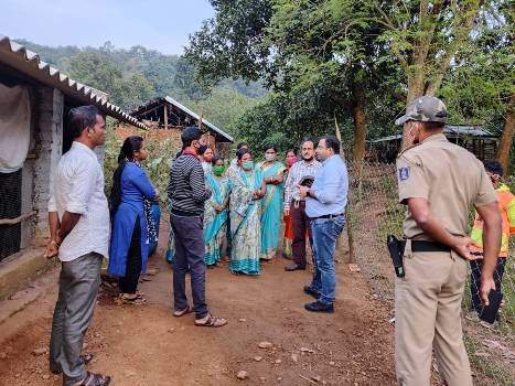 ଶିକୁଳିପଦର ସ୍କୁଲ ପରିଦର୍ଶନ କଲେ ଜିଲ୍ଲାପାଳ