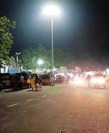 ଆନ୍ଧାରର ଏକ ଘଣ୍ଟା ପରେ ପାରଳାରେ ଜଳୁଛି ଷ୍ଟ୍ରିଟଲାଇଟ