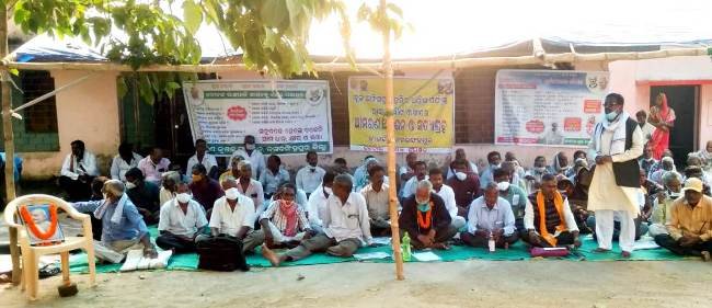 ବ୍ଲକ ଠାରୁ ତହସିଲ କାର୍ଯ୍ୟାଳୟ ପର୍ଯ୍ୟନ୍ତ କଂକ୍ରିଟ ରାସ୍ତା ନିର୍ମାଣ ଦାବି ରେ