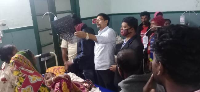 ଅସହାୟ ରୋଗୀଙ୍କୁ ସହାୟତାର ହାତ ବଢାଇଲା ଝାଡଖଣ୍ଡ ମୁକ୍ତିମୋର୍ଚା
