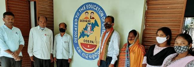 ମକରାପଲ୍ଲୀ ବିଦ୍ୟାଳୟରେ ପୋଷାକ ବଣ୍ଟନ ଓ ଲୋଗୋ ଉନ୍ମୋଚନ