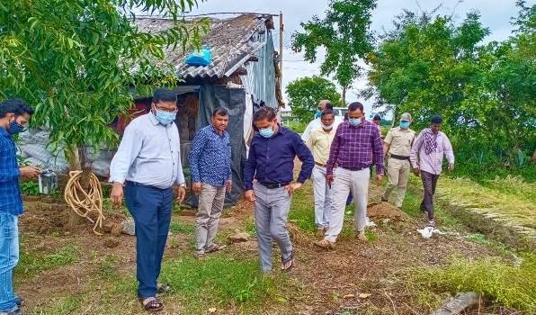 ସରକାରୀ ଆଇଟିଆଇ ଉତ୍କର୍ଷ କେନ୍ଦ୍ର ଓ ଧାନ କ୍ଷେତ ବୁଲି ଦେଖିଲେ ଜିଲ୍ଲାପାଳ