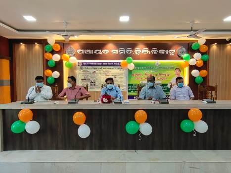 ହିତାଧିକାରୀଙ୍କୁ ନିର୍ମାଣ ଶ୍ରମିକ ପରିଚୟପତ୍ର ଓ ଭତ୍ତା ବଣ୍ଟନ