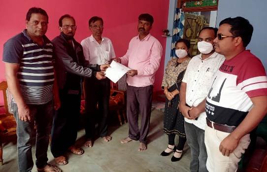 ଗୁରୁଛାତ୍ର କଲ୍ୟାଣ ପାଣ୍ଠିରୁ ସହାୟତା ପ୍ରଦାନ