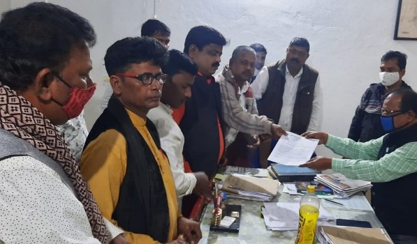 ଖରିଫ ଧାନ ଚାଷୀଙ୍କୁ ସହାୟତା ପ୍ରଦାନ ପାଇଁ ବିଜେପିର ଦାବିପତ୍ର ପ୍ରଦାନ