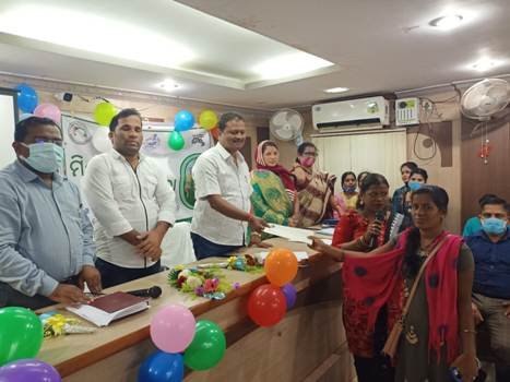 ୨୩୦ ସ୍ୱୟଂ ସହାୟକ ଗୋଷ୍ଠୀକୁ ୪ କୋଟି ୬୦ ଲକ୍ଷ ଟଙ୍କା ଋଣ ପ୍ରଦାନ