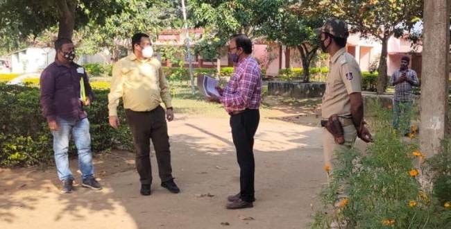 ଗାରବନ୍ଧ ହାଇସ୍କୁଲ ପରିଦର୍ଶନ କଲେ ଜିଲ୍ଲାପାଳ