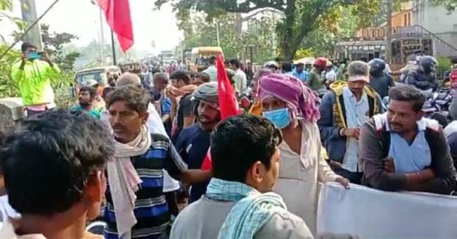 ଗଜପତି ଜିଲ୍ଲାକୁ କ୍ଷତିଗ୍ରସ୍ତ ଜିଲ୍ଲା ଭାବେ ଘୋଷଣା କରା ନ ଯିବା ଯୋଗୁଁ ରାସ୍ତାରୋକ