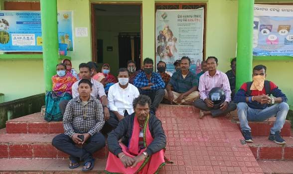 ମିଳୁନି ଏନଆରଇଜିଏ ପ୍ରାପ୍ୟ , ବ୍ଲକ୍ କାର୍ଯ୍ୟଳୟ ଆଗରେ ଧାରଣା