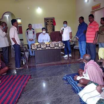 ହିତାଧିକାରୀ ଙ୍କୁ ଭତ୍ତା ବାଣ୍ଟିଲେ ଉପ ଜିଲ୍ଲାପାଳ