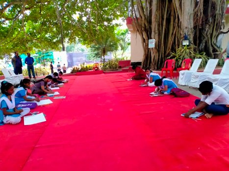 ମୁକ୍ତାକାଶ ରଙ୍ଗମଞ୍ଚ ରେ ବିଦ୍ୟାଳୟ ଛାତ୍ରଛାତ୍ରୀ ଙ୍କୁ ନେଇ ଚିତ୍ରଙ୍କନ ଏବଂ ପ୍ରବନ୍ଧ ପ୍ରତିଯୋଗିତାର ଆୟୋଜନ