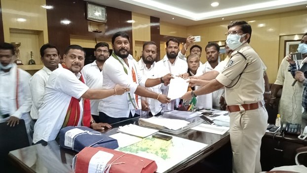 ଗଞ୍ଜାମ ଜିଲ୍ଲା କଂଗ୍ରେସ କମିଟି ପକ୍ଷରୁ ଗଞ୍ଜାମ ଆରକ୍ଷୀ ଅଧୀକ୍ଷକଙ୍କ କାର୍ଯ୍ୟାଳୟ ସମ୍ମୁଖରେ ବିକ୍ଷୋଭ