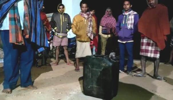 ଚାଉଳ ଓ କିରୋସିନି କଳାବଜାର ବେଳେ ଗ୍ରାମବାସୀଙ୍କ ଦ୍ୱାରା ଜବତ