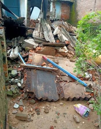 ଲଗାଣ ବର୍ଷାରେ ଭୁଷୁଡିଲା ଘର