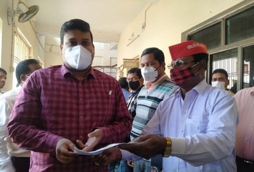 ମଧ୍ୟବିତ୍ତ ପରିବାର ମହାସଙ୍ଘ ପକ୍ଷରୁ ମୁଖ୍ୟମନ୍ତ୍ରୀଙ୍କ ଉଦେଶ୍ୟରେ ସ୍ମାରକପତ୍ର ପ୍ରଦାନ