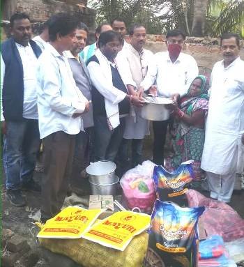 ଅଗ୍ନି ବିପନ୍ନ ପରିବାରଙ୍କୁ ସହାୟତା ପ୍ରଦାନ