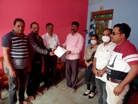 ଗୁରୁଛାତ୍ର କଲ୍ୟାଣ ପାଣ୍ଠିରୁ ସହାୟତା ପ୍ରଦାନ