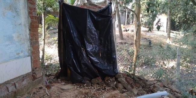 ବାଳିକା ହାଇସ୍କୁଲରେ ଶୌଚାଳୟ ନାହିଁ