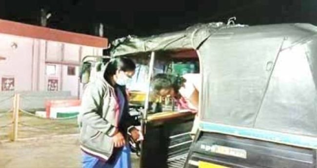 ରୋଗୀକୁ ନଦେଖି ଡାକ୍ତର ଅନ୍ୟ ଡାକ୍ତରଖାନାକୁ ସ୍ଥାନାନ୍ତର