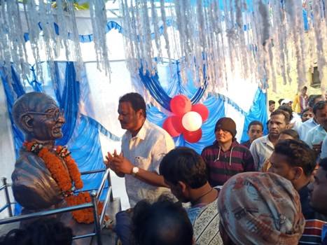 ଜାତିର ଜନକ ମହାତ୍ମା ଗାନ୍ଧୀଙ୍କ ପ୍ରତିମୂର୍ତ୍ତି ଉନ୍ମୋଚିତ