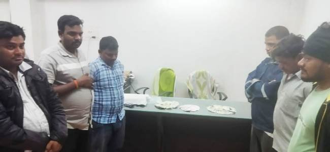 ଜୁଆ ଆଡ୍ଡା ଚଢ଼ାଉ : ୩୪,୫୪୦ ଟଙ୍କା ଜବତ : ୬ ଅଟକ