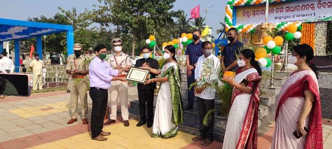 ଶ୍ରେଷ୍ଠ 5T ରୂପାନ୍ତରିତ ବିଦ୍ୟାଳୟ ଭାବେ ଶରତଚନ୍ଦ୍ର ପଣ୍ଡା ସ୍ମାରକୀ ଉଚ୍ଚ ବିଦ୍ୟାଳୟ ସମ୍ମାନୀତ