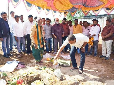 ଆଦର୍ଶ ଶ୍ମଶାନ ନିର୍ମାଣ ପାଇଁ ବିଧାୟକଙ୍କ ଦ୍ୱାରା ଭୂମି ପୂଜନ