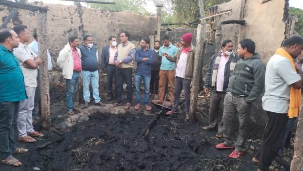 ଅଗ୍ନିବିପନ୍ନ ପରିବାରଙ୍କୁ ସହାୟତା