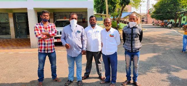 ଜିଲ୍ଲାପାଳଙ୍କ ଉଦ୍ଦେଶ୍ୟରେ ଦାବିପତ୍ର ପ୍ରଦାନ