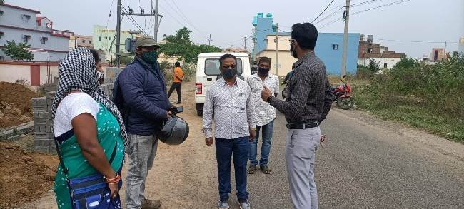 ଛତ୍ରପୁର ଏନଏସିରେ ଚାଲିଥିବା ବିଭିନ୍ନ ବିକାଶ ମୂଳକ କାର୍ଯ୍ୟକୁ ବୁଲି ଦେଖିଲେ ଇଓ