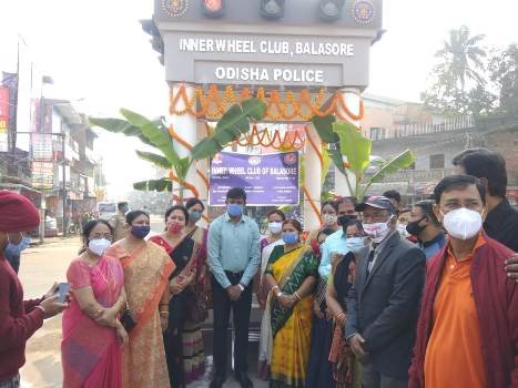 ନବନିର୍ମିତ ସିନେମା ଛକ ଟ୍ରାଫିକ ସିଗନାଲ ପୋଷ୍ଟ ଉଦଘାଟିିତ