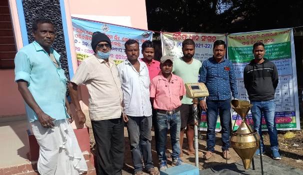 ତାଲିକାରେ ନାଁ ନାହିଁ : ଧାନ ବିକିବେ କାହାକୁ