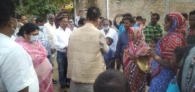 ମନ୍ତ୍ରୀ ବାଣ୍ଟିଲେ ଆବାସ ମରାମତି ପାଇଁ ଟଙ୍କା 