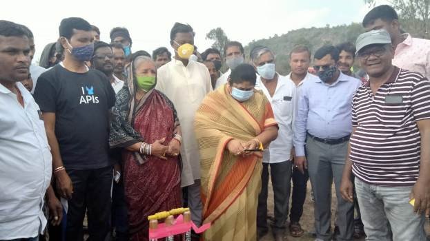 ମାଁ ଝଙ୍କେଟେଶ୍ବରୀ କ୍ରିକେଟ ଟୁର୍ଣ୍ଣାମେଣ୍ଟରେ ଯୋଗଦେଲେ ଆସିକା ସାଂସଦ ଓ ପୂର୍ବତନ ବିଧାୟିକା