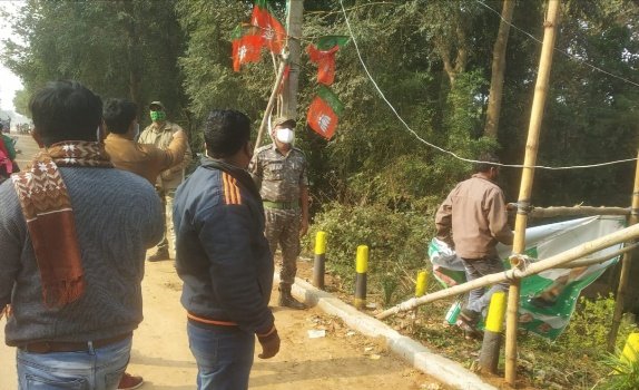 ପ୍ରଶାସନ ପକ୍ଷରୁ ହଟାଗଲା ପୋଷ୍ଟର ବ୍ୟାନର