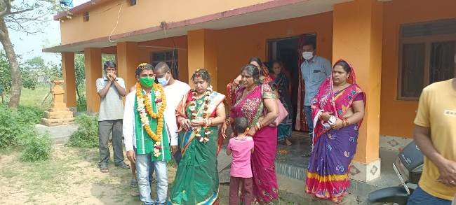 ସଚେତନତା ମାଧ୍ୟମରେ ଭୋଟ ଭିକ୍ଷା କରୁଛନ୍ତି ସରପଞ୍ଚ ଓ ସମିତି ସଭ୍ୟା ପ୍ରାର୍ଥୀ