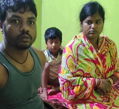 ବନ୍ଧୁକ ଦେଖାଇ ଘରୁ ଲୁଟି ନେଲେ୩୨ହାଜର