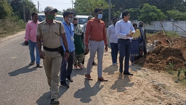କାର୍ଯ୍ୟର ତଦାରଖ କଲେ ପ୍ରକଳ୍ପ ନିର୍ଦ୍ଦେଶକ