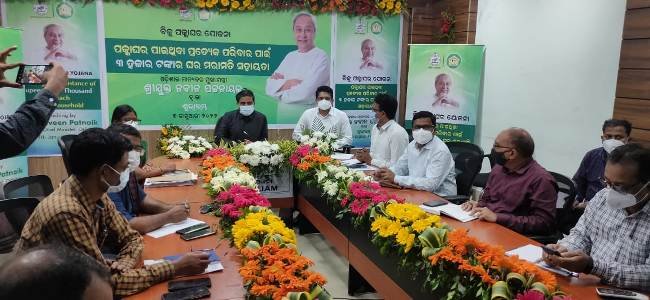 କରୋନା ସଂକ୍ରମଣ ର ଭୟାବହତାକୁ ଏଡାଇବା ସକାଶେ : ଜିଲ୍ଲାପାଳଙ୍କ ଗୁରୁତ୍ୱ