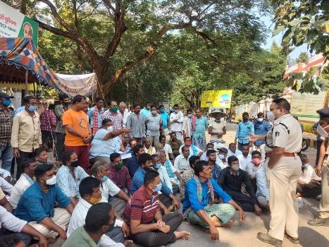 ଧାନ ସଂଗ୍ରହକୁ କେନ୍ଦ୍ର କରି ଜିଲ୍ଲା କୃଷକ ସଂଗଠନ ଆନ୍ଦୋଳନ
