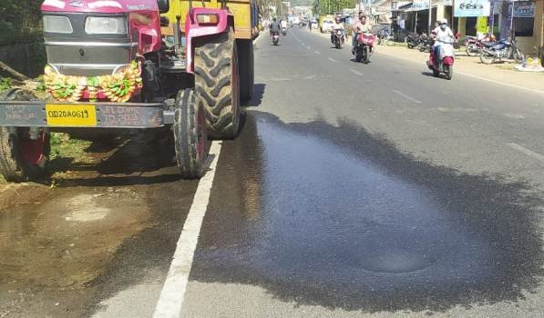 ଲୋକଙ୍କୁ ମିଳୁନି ପାନୀୟ ଜଳ : ରାସ୍ତାରେ ଭାସୁଛି