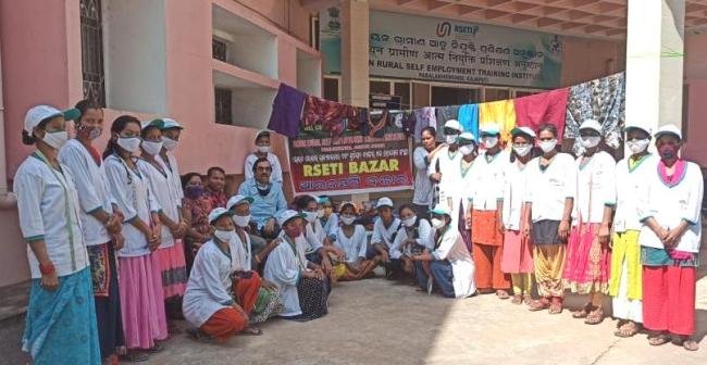 ମହିଳା ସିଲାଇ ପ୍ରଶିକ୍ଷାର୍ଥୀ ମାନଙ୍କ ଦ୍ଵାରା ଆର୍ସେଟି ବଜାର