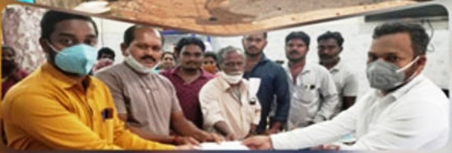 ରାସ୍ତା ଓ ନାଳ ନିର୍ମାଣ ନେଇ ଅଧିକାରୀଙ୍କୁ ସାହି ବାସିନ୍ଦାଙ୍କ ଦାବିପତ୍ର ପ୍ରଦାନ