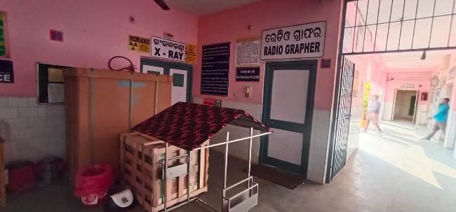 ବାରଣ୍ଡାରେ ପଡି ଖତ ଖାଉଛି : ବିଭାଗ ନିଦ୍ରାରେ