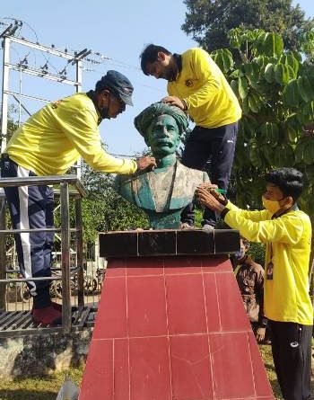 ମଧୁବାବୁଙ୍କ ମୂର୍ତ୍ତି ସଫ।କଲା ସାମାଜିକ ଅନୁଷ୍ଠାନ