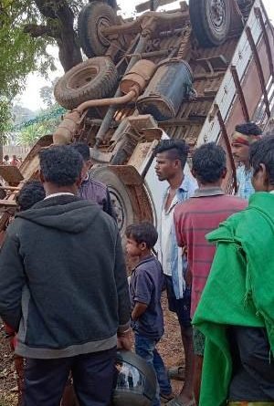 ଭୋଜି ଖାଇବାକୁ ଯିବାବେଳେ ଅଘଟଣ